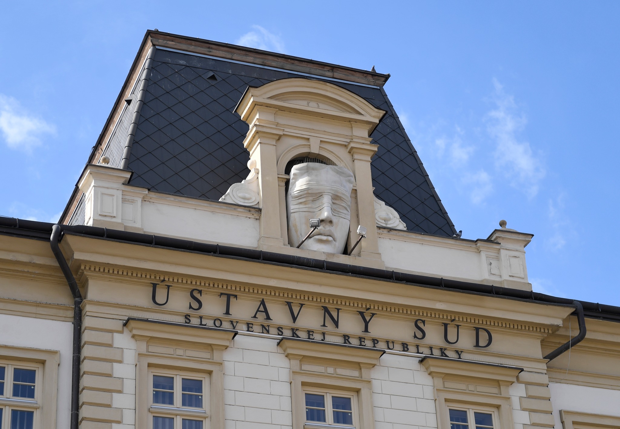 ustavnysud