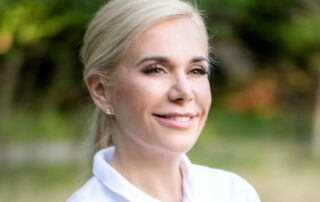 fotky: profily zobrazených politikov na FB