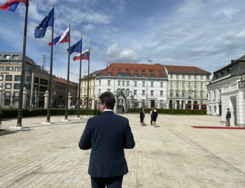 Poslancom Smeru a Hlasu sa nechce robiť. Brať plat však áno. Žilinka radšej dovolenkuje.